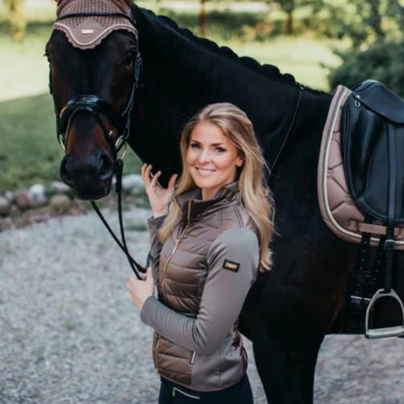 Equestrian Stockholm W's Active Performance Jacket Champagne Beige S - Picture 2 of 16